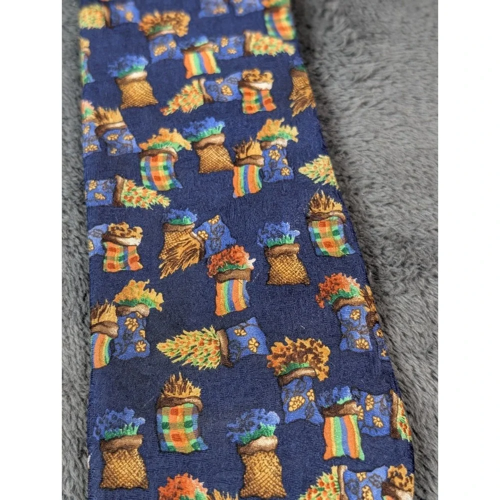 Givenchy Gentleman Men's Tie 100%‎ Silk Navy Blue Novelty Baskets Floral Vintage